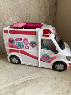 Mattel Barbie Ambulance Vehicle Play set Care Clinic Lights Sound Hospital